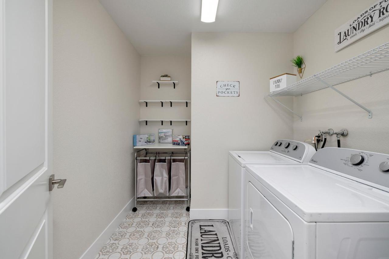 Single Story Minutes From Summerlin With Rv Parking & Dog Friendly لاس فيغاس المظهر الخارجي الصورة